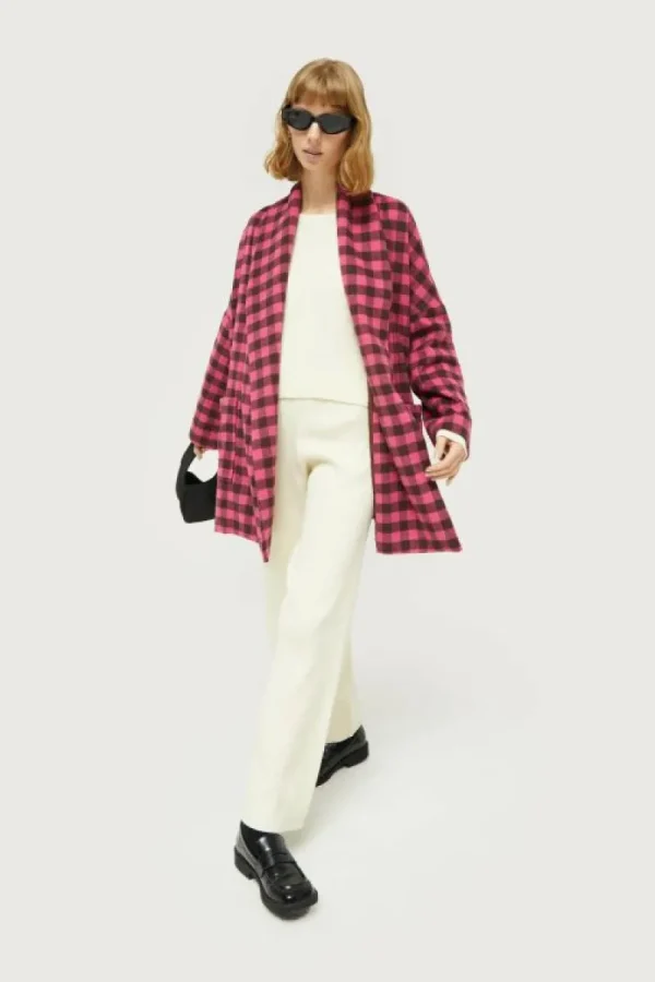 abrigo_corto_con_cinturn__3.webp Abrigo corto con cinturón cuadros rosas-COMPAÑIAFANTASTICA Discount