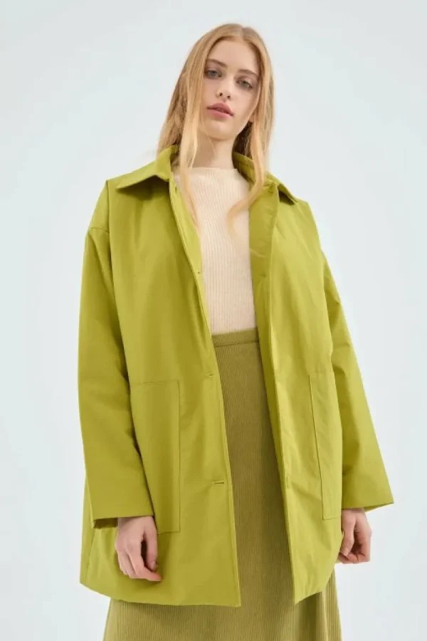 Abrigo corto en tejido técnico verde-COMPAÑIAFANTASTICA Store