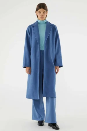 abrigo_midi_con_cuello_so_0.webp Abrigo midi con cuello solapa azul-COMPAÑIAFANTASTICA Shop