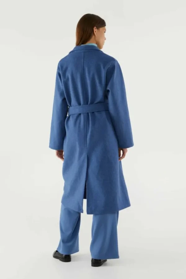 abrigo_midi_con_cuello_so_2.webp Abrigo midi con cuello solapa azul-COMPAÑIAFANTASTICA Shop