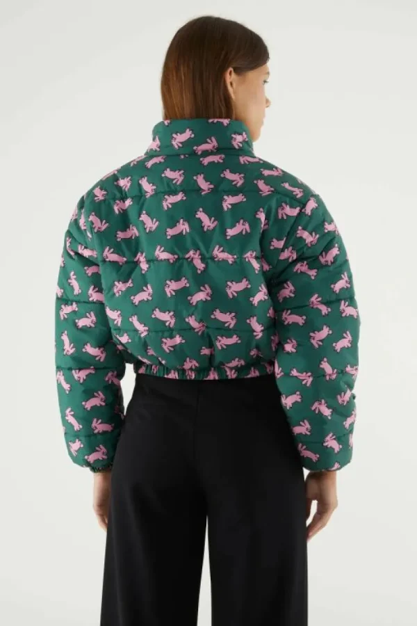 abrigo_plumfero_corto_con_2.webp Abrigo plumífero corto con estampado de conejos-COMPAÑIAFANTASTICA Online
