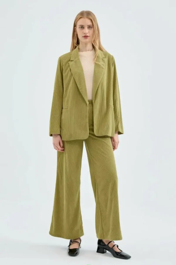 blazer_de_pana_verde_4.webp Blazer de pana verde-COMPAÑIAFANTASTICA Best