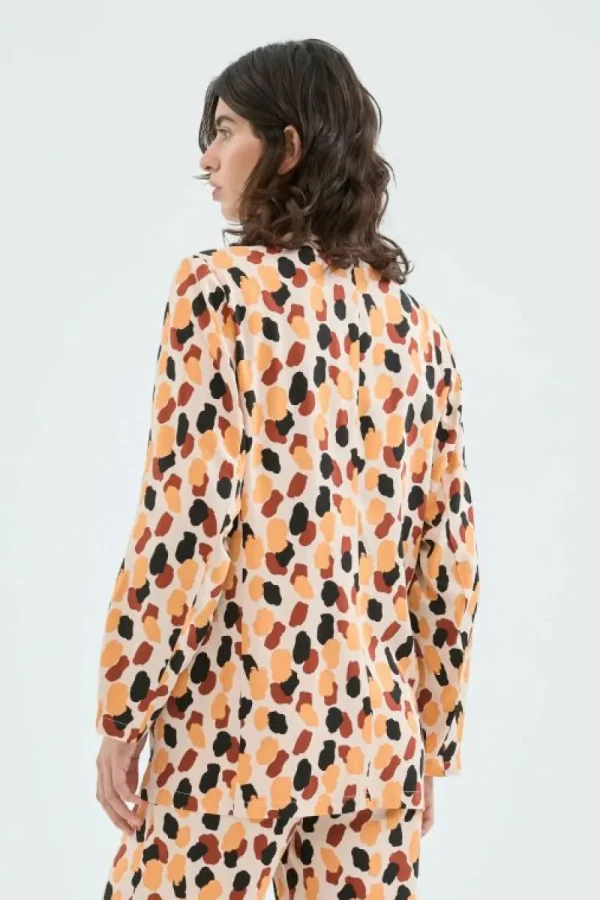 blazer_fluida_de_traje_co_2.webp Blazer fluida de traje con estampado de lunares-COMPAÑIAFANTASTICA Discount