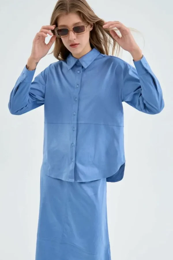 camisa_de_ante_azul_5.webp Camisa de ante azul-COMPAÑIAFANTASTICA New