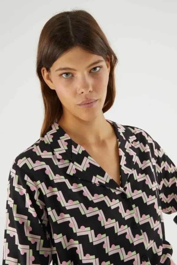 Camisa de manga larga con estampado geométrico negro-COMPAÑIAFANTASTICA Fashion