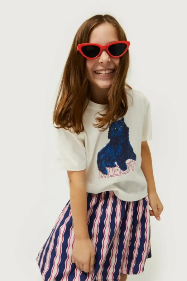 camiseta_de_nia_con_print_3-2.webp Camiseta de niña con print de gato-MINI Discount