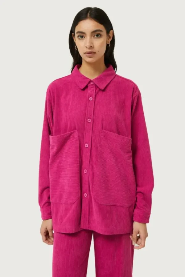 chaqueta_camisera_de_pana_2.webp Chaqueta camisera de pana fucsia-COMPAÑIAFANTASTICA Discount