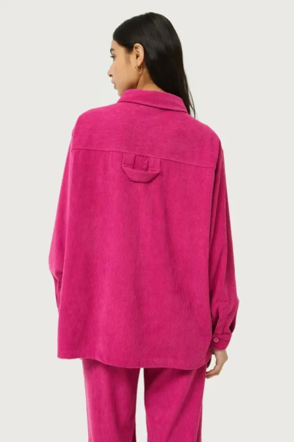 chaqueta_camisera_de_pana_5.webp Chaqueta camisera de pana fucsia-COMPAÑIAFANTASTICA Discount