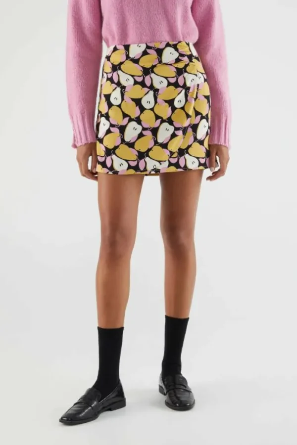 falda_corta_cruzada_con_e_2.webp Falda corta cruzada con estampado de peras-COMPAÑIAFANTASTICA Store