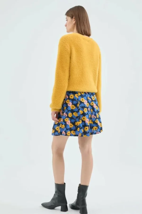 falda_corta_evas_con_esta_3-1.webp Falda corta evasé con estampado floral-COMPAÑIAFANTASTICA Fashion