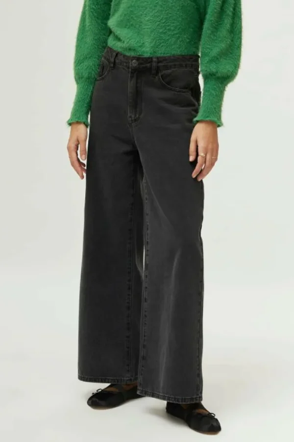 jeans_pernera_ancha_negro_2.webp Jeans pernera ancha negro lavado-COMPAÑIAFANTASTICA Flash Sale