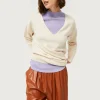 jersey_de_punto_con_cuell_3.webp Jersey de punto con cuello pico blanco-COMPAÑIAFANTASTICA Fashion