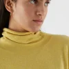 jersey_de_punto_fino_con__3.webp Jersey de punto fino con cuello alto amarillo-COMPAÑIAFANTASTICA Outlet
