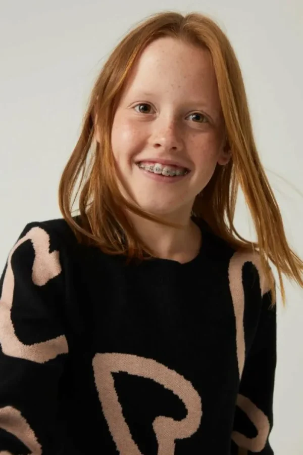 jersey_unisex_de_punto_co_3.webp Jersey unisex de punto con estampado de corazones-MINI Best Sale