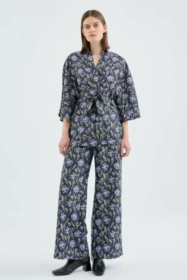 Kimono con cinturón y estampado floral azul-COMPAÑIAFANTASTICA Outlet