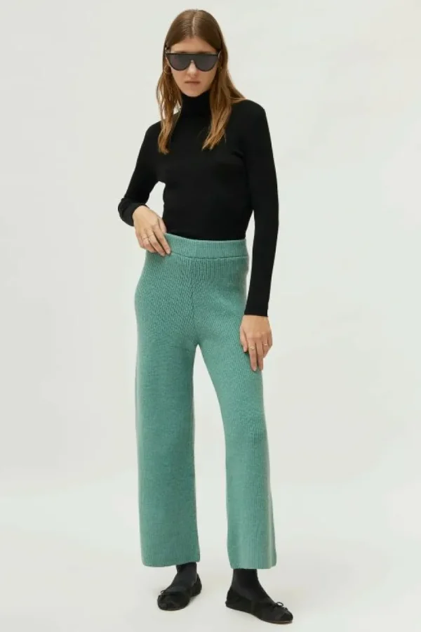pantaln_ancho_de_punto_ve_4.webp Pantalón ancho de punto verde-COMPAÑIAFANTASTICA Store