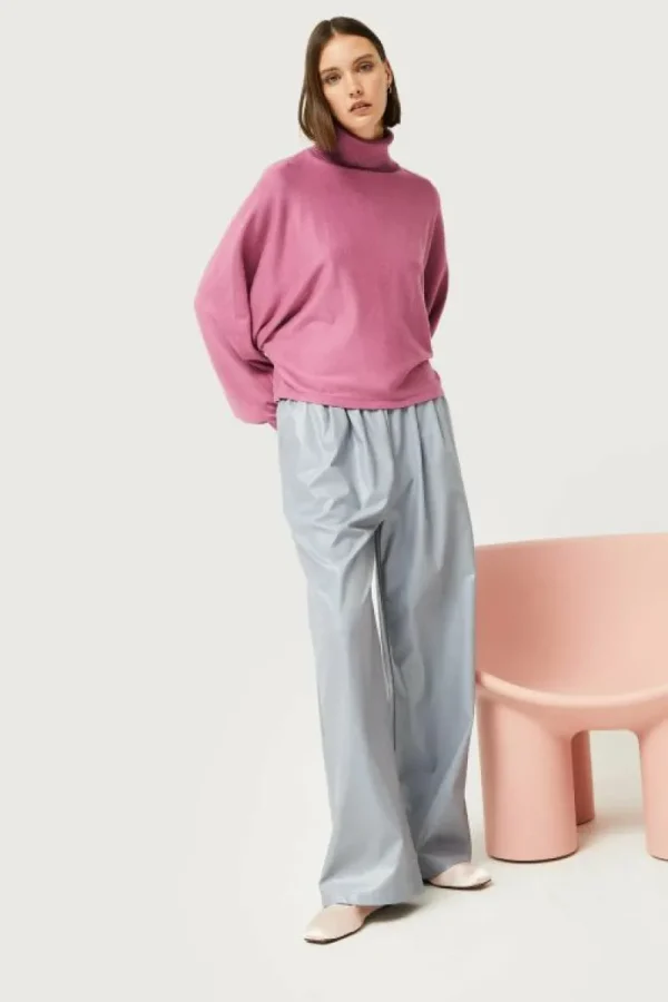 pantaln_de_piel_sinttica__2.webp Pantalón de piel sintética gris-COMPAÑIAFANTASTICA Online