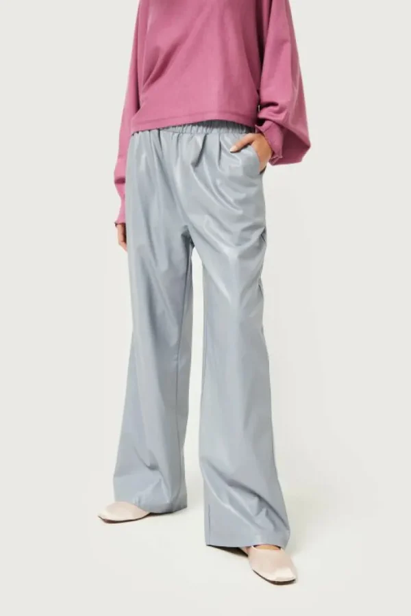 pantaln_de_piel_sinttica__3.webp Pantalón de piel sintética gris-COMPAÑIAFANTASTICA Online
