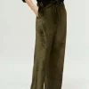 pantaln_de_terciopelo_ver_2.webp Pantalón de terciopelo verde-COMPAÑIAFANTASTICA Sale