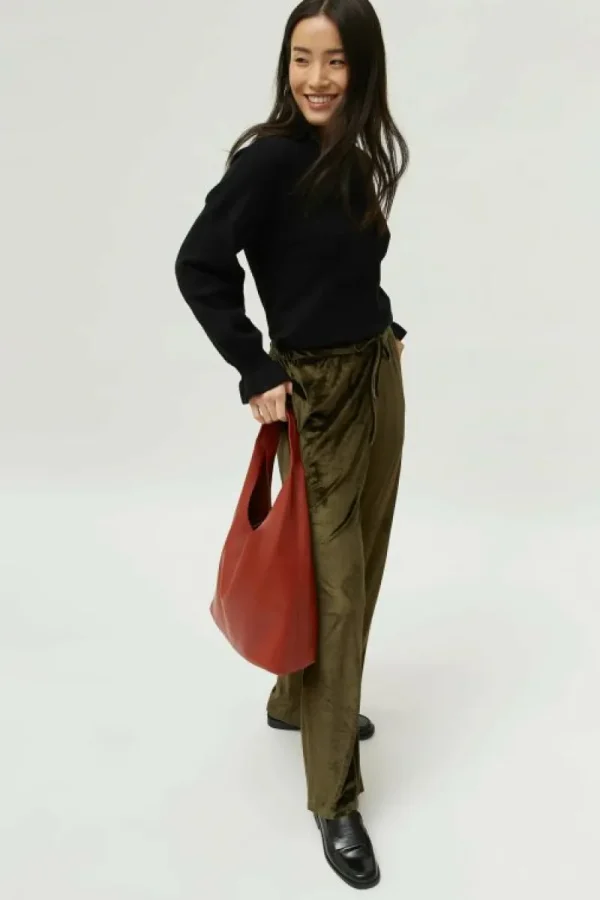 pantaln_de_terciopelo_ver_4.webp Pantalón de terciopelo verde-COMPAÑIAFANTASTICA Sale