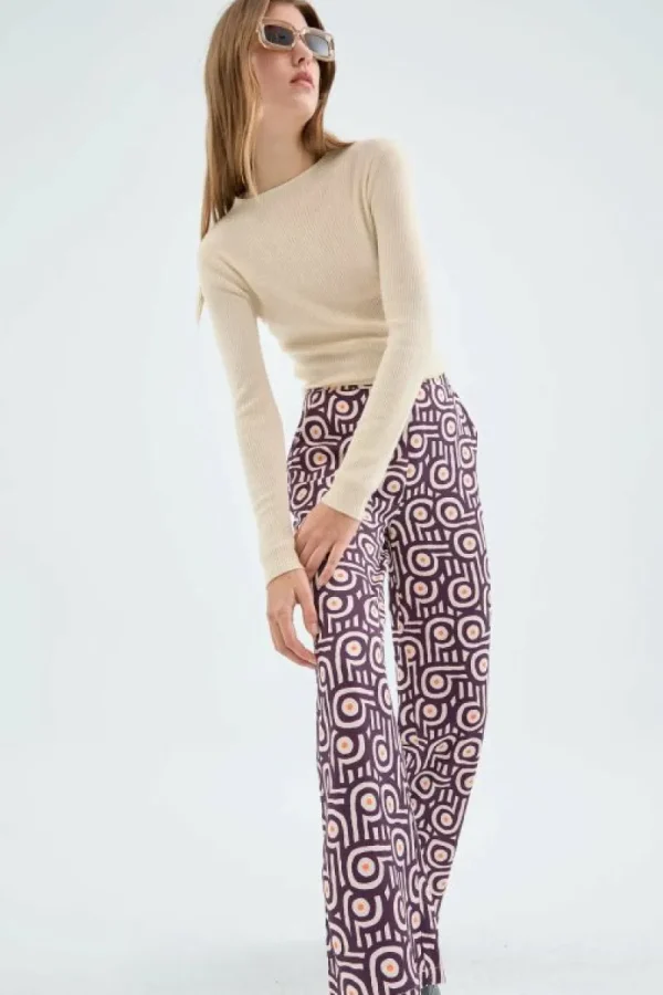 pantaln_largo_de_traje_co_4-1.webp Pantalón largo de traje con estampado geométrico retro-COMPAÑIAFANTASTICA Shop