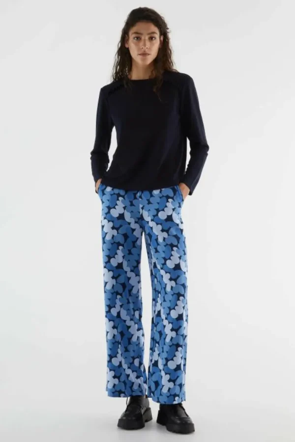 pantaln_largo_recto_con_e_0-1.webp Pantalón largo recto con estampado abstracto azul-COMPAÑIAFANTASTICA New