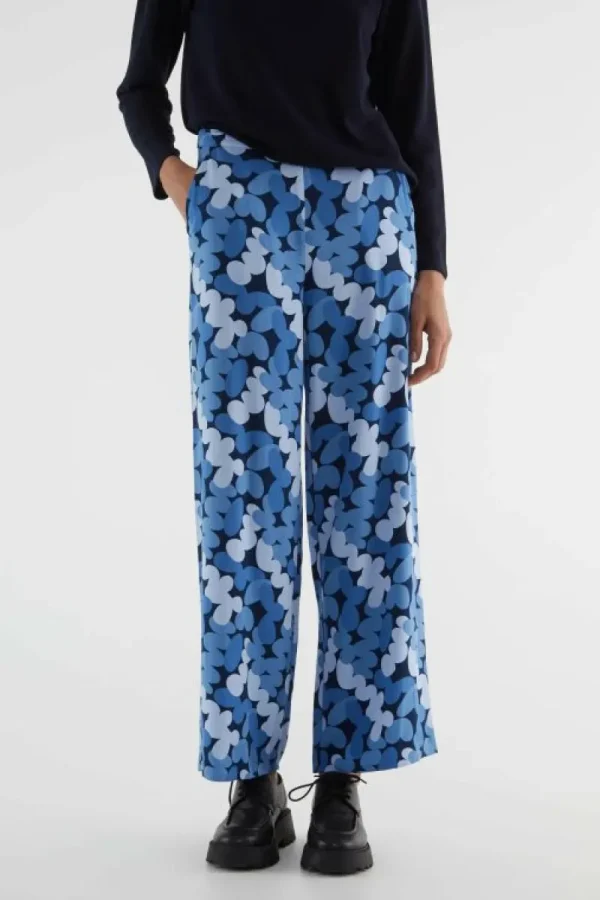 pantaln_largo_recto_con_e_2-1.webp Pantalón largo recto con estampado abstracto azul-COMPAÑIAFANTASTICA New