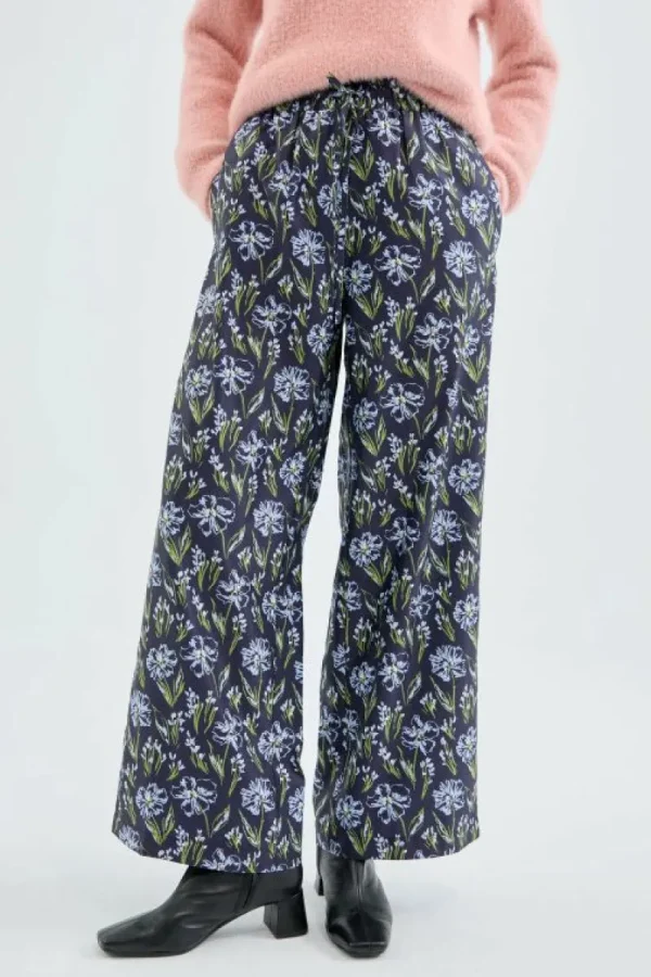 pantaln_largo_recto_con_e_2-2.webp Pantalón largo recto con estampado floral-COMPAÑIAFANTASTICA Clearance