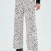 pantaln_largo_recto_con_e_2-6.webp Pantalón largo recto con estampado de corazones-COMPAÑIAFANTASTICA Sale