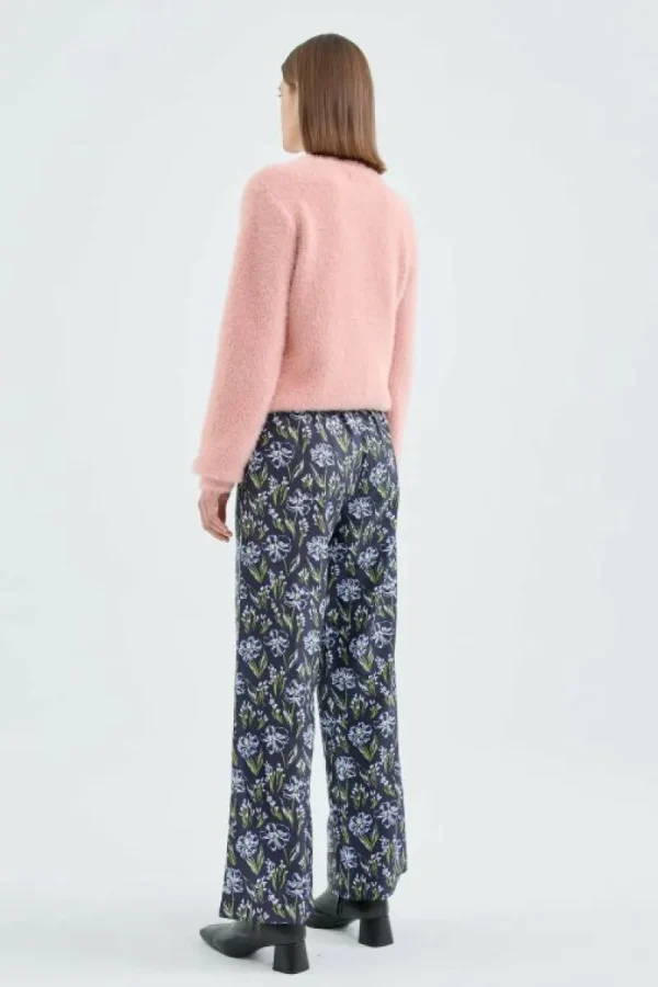 pantaln_largo_recto_con_e_3-2.webp Pantalón largo recto con estampado floral-COMPAÑIAFANTASTICA Clearance