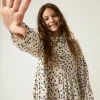 Vestido corto camisero de niña con estampado de corazones-MINI Online