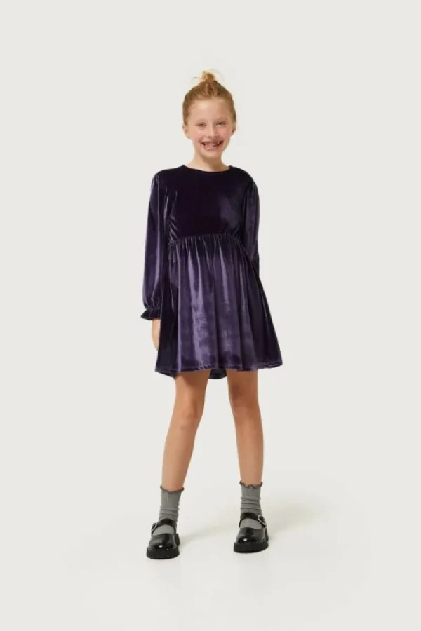 vestido_corto_de_nia_de_t_0.webp Vestido corto de niña de terciopelo morado-MINI Outlet