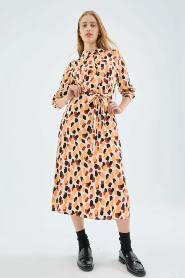 vestido_midi_camisero_con_6-2.webp Vestido midi camisero con estampado de lunares-COMPAÑIAFANTASTICA Online