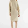 vestido_midi_de_punto_con_0.webp Vestido midi de punto con cuello vuelto beige-COMPAÑIAFANTASTICA Online