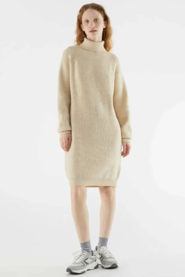 vestido_midi_de_punto_con_0.webp Vestido midi de punto con cuello vuelto beige-COMPAÑIAFANTASTICA Online