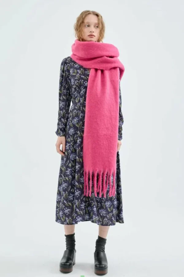 vestido_midi_en_viscosa_l_6.webp Vestido midi en viscosa LENZING™ ECOVERO™ con estampado floral azul-COMPAÑIAFANTASTICA Cheap