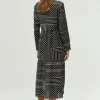 vestido_midi_estampado_de_3.webp Vestido midi estampado de rayas negro-COMPAÑIAFANTASTICA Discount